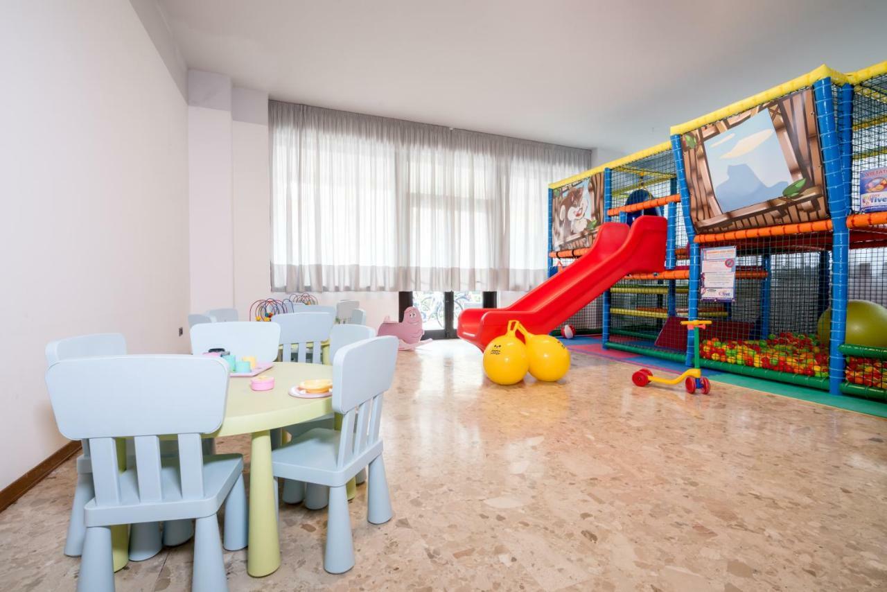 Hotel Relax Family & Spa San Benedetto del Tronto Exterior photo